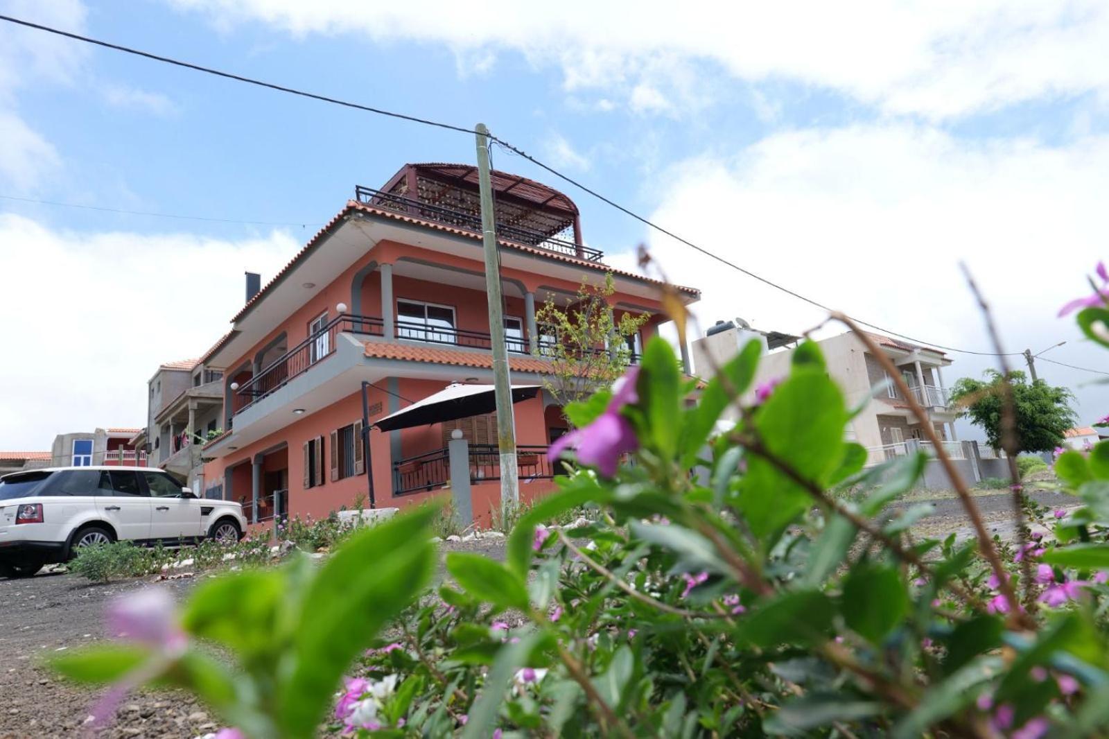 Tarrafal House 外观 照片